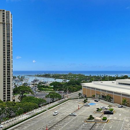 Ocean View Room At Ala Moana Fees Include Хонолулу Екстериор снимка