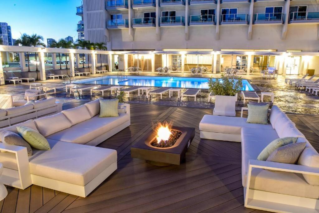Ocean View Room At Ala Moana Fees Include Хонолулу Екстериор снимка